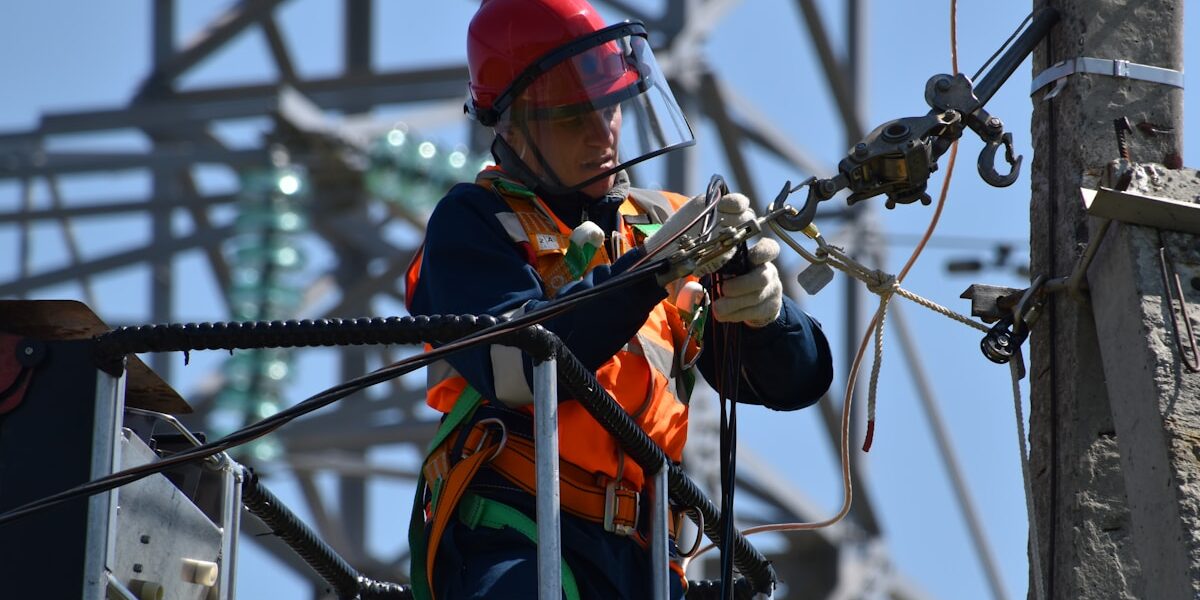 Armor Rod How To Fan On Armor Rod Linemen Installation Steps Overview Armor Rod How to Fan on Armor Rod: Linemen Installation Steps